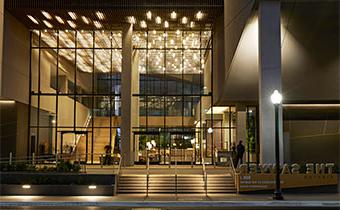 金普顿sawyerPM棋牌平台外观